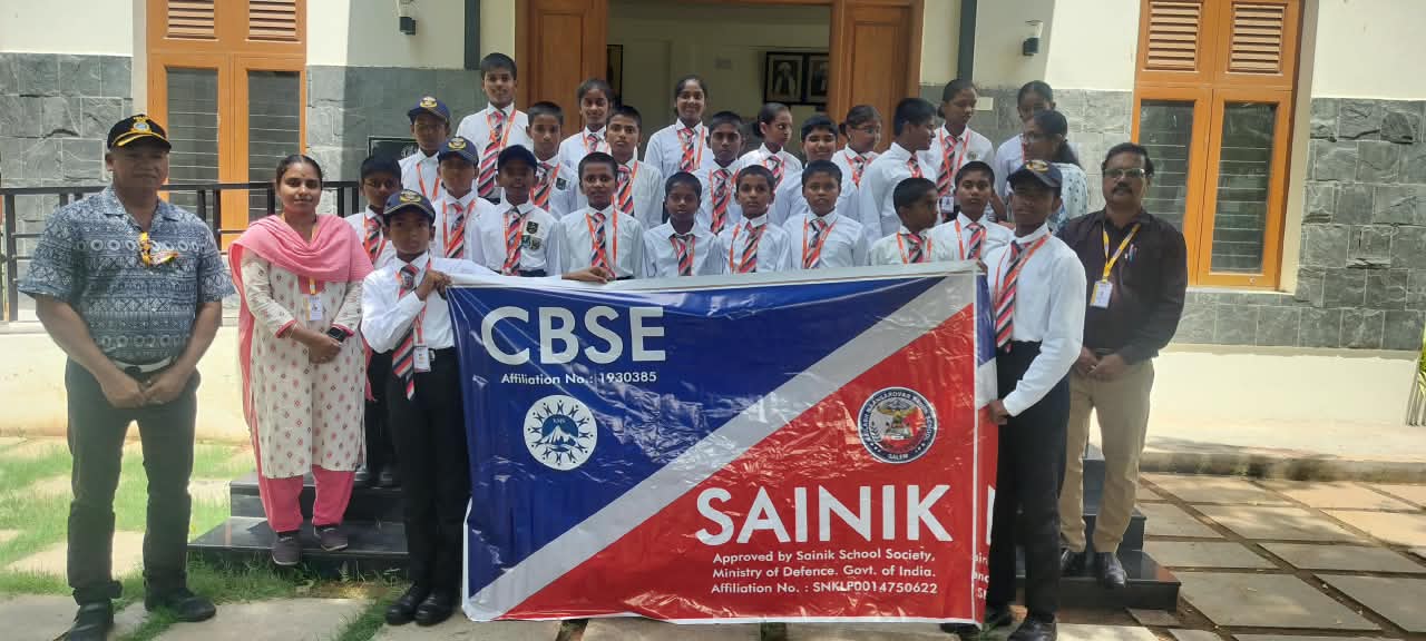 Our cadets of Grades VI & VII visited the Salem District Government Museum as part of their educational visit